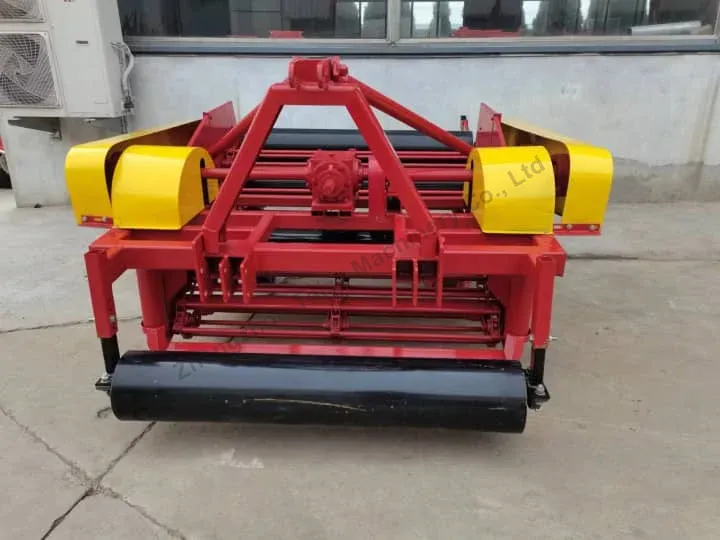 groundnut harvesting machine