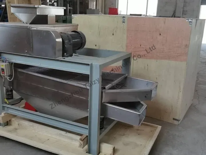 Double-roller peanut chopping euqipment