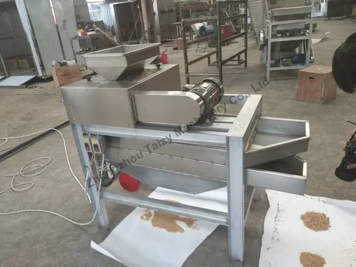 double-roller peanut cutting machine