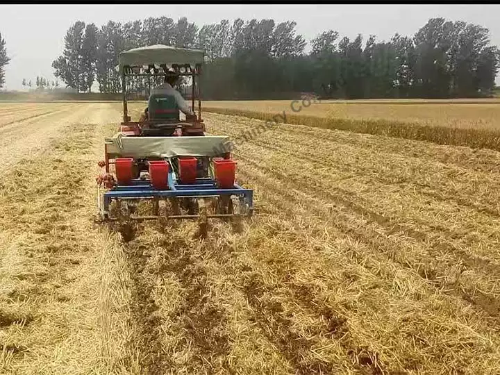 tractor driven 4-row peanut planter