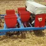 working scene of 4-row groundnut planter