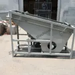 Mashine ya kutenganisha maganda na mbegu za almond ya Taizy inatumiwa kwa kutenganisha mbegu za almond kutoka kwa mchanganyiko wa maganda zilizovunjika na mbegu, yenye uwezo wa kg 400/h.