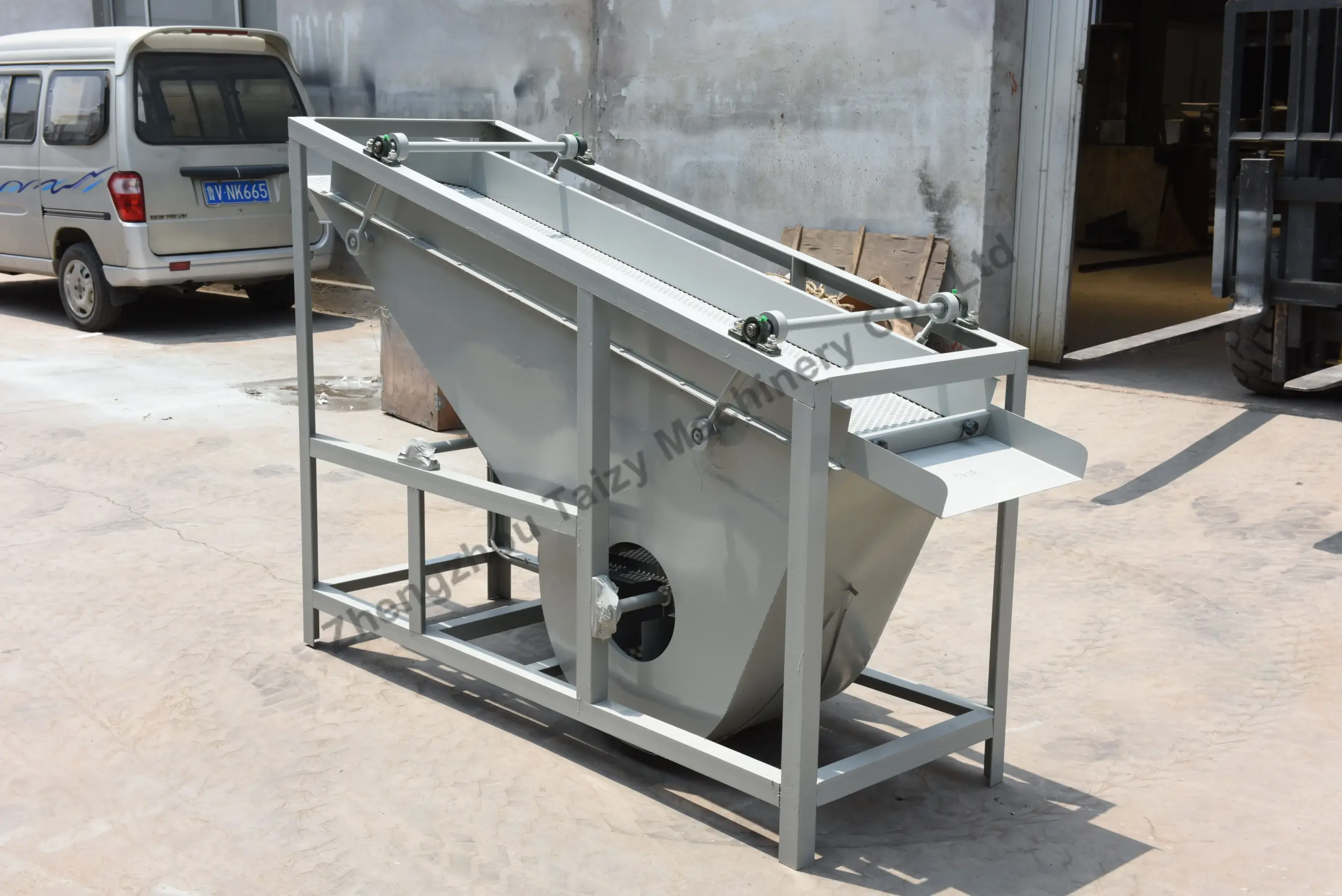 Mashine ya kutenganisha maganda na mbegu za almond kwa apricot, karanga