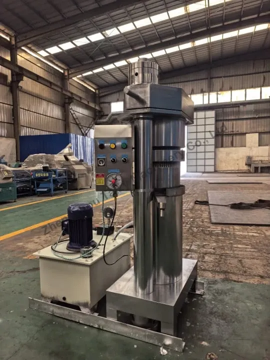 Hydraulic groundnut oil extractor machine