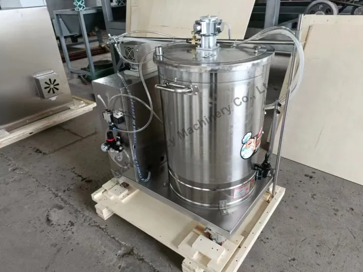 peanut oil spraying machine