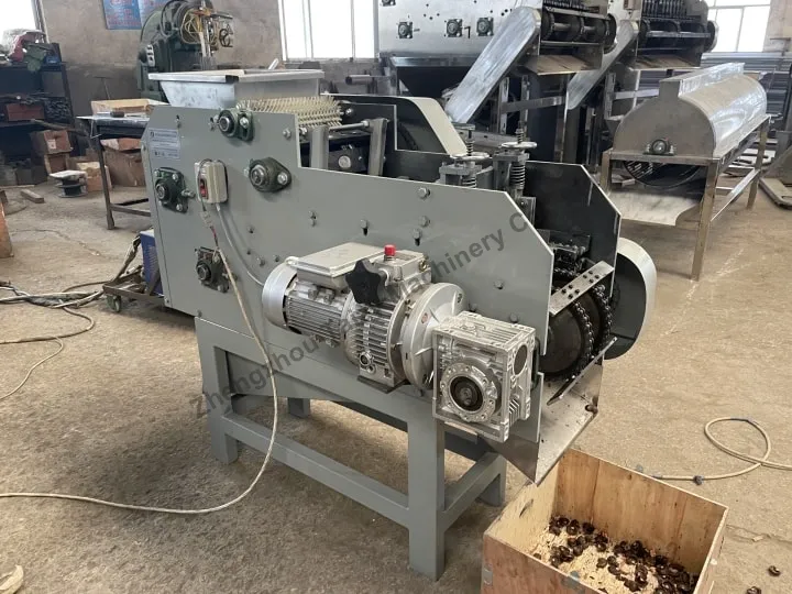 Cashew sheller machine