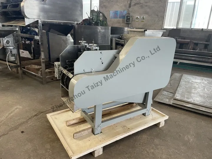 Cashew shelling machine
