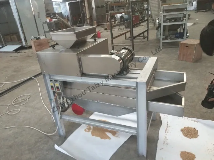 Peanut Chopper Exported To Kenya For Producing Baking Ingredients 4 Peanut chopper