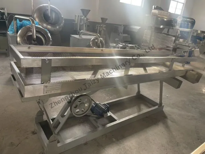 Línea de procesamiento de anacardos 8 Shell & kernel separator machine