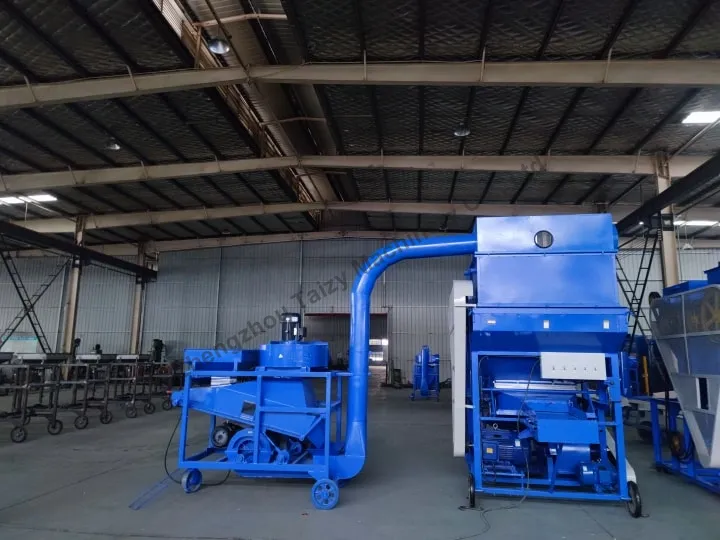 Groundnut Sheller Machine Price: What Affects The Cost Of Peanut Shelling Equipment? 1 Combined peanut shelling and stone removing machine