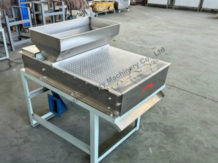 Peanut peeler machine